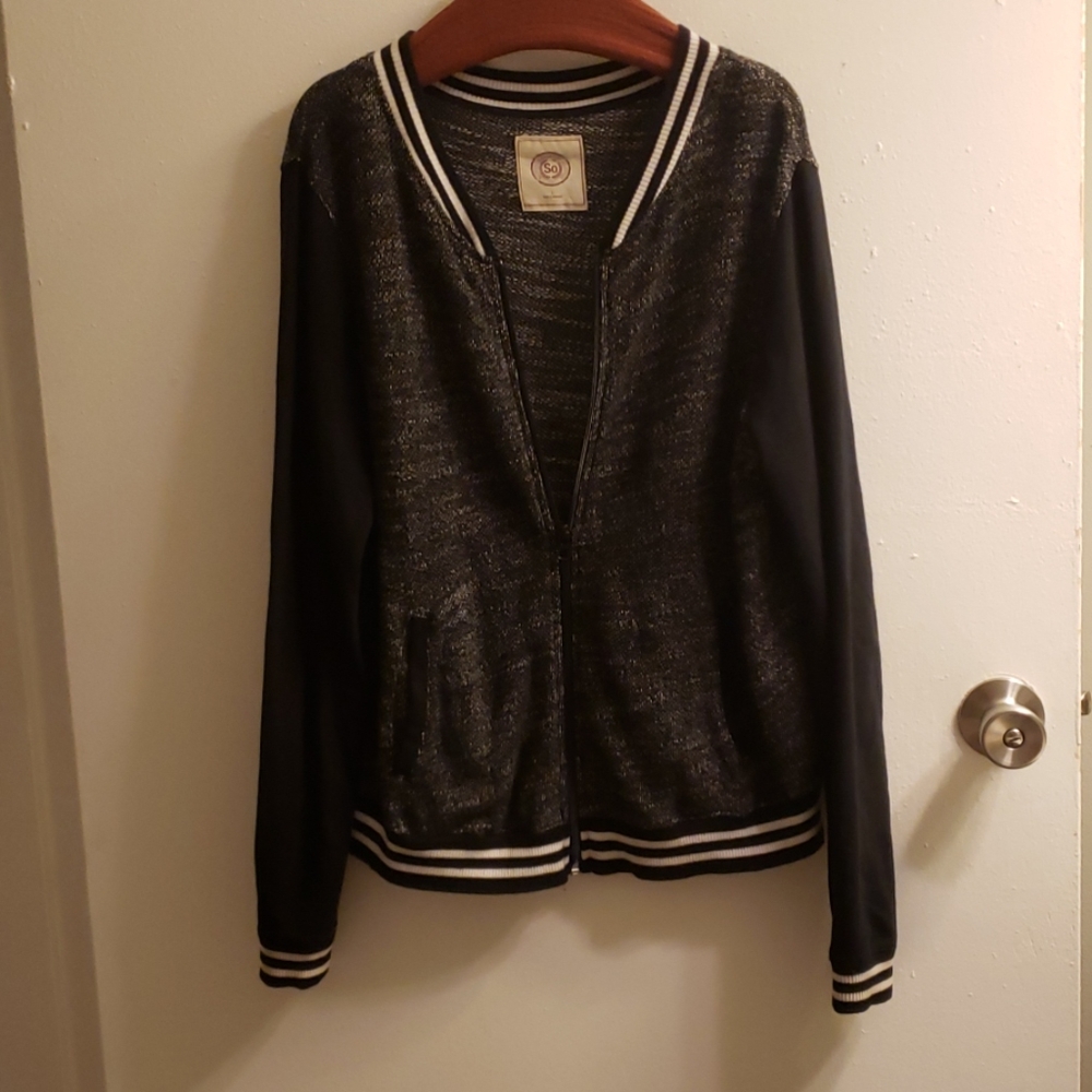 Cotton, zipper sports jacket.